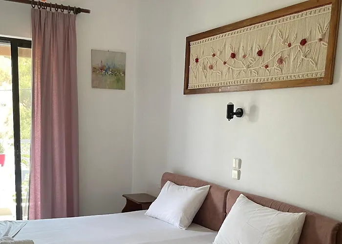 Aktipis Studios Apartment